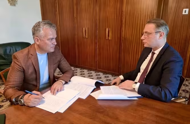 Adrian Veștea îl propune pe Luca Niculescu la Externe