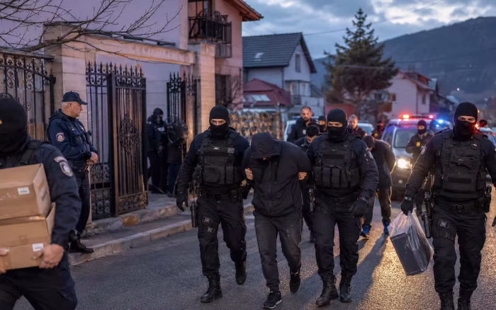 Lovitură de proporții dată de DIICOT: 25 de reținuți în Caraș-Severin după 43 de percheziții