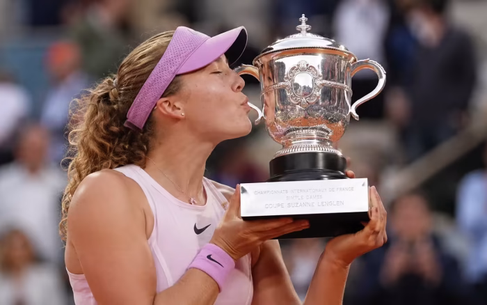 Mirra Andreeva, campioană la Roland-Garros 2026: cel mai tânăr titlu feminin din ultimii 34 de ani