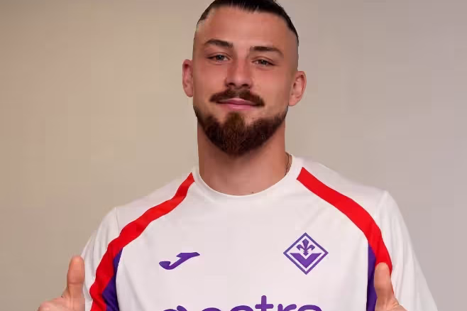Radu Drăgușin a semnat cu Fiorentina. Fundașul român pleacă de la Tottenham