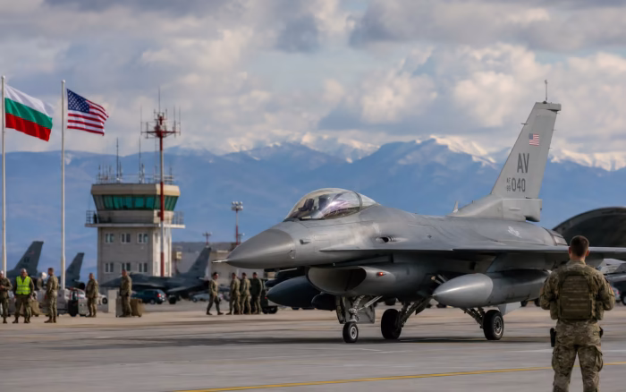 Bulgaria aprobă opt avioane-cisternă americane și 250 de militari la baza Bezmer